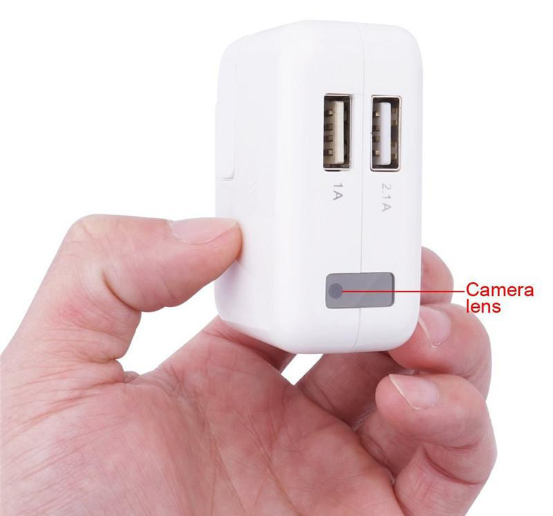 Caricabatterie USB con telecamera nascosta