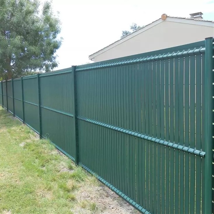 recinzione intorno alla casa - custodia in plastica pvc