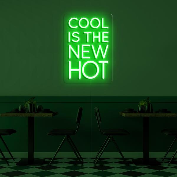 Insegna LED neon 3D a parete - Cool è il nuovo caldo 75 cm