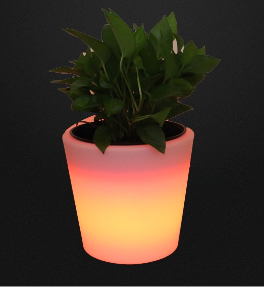 vaso luminoso a led per giardino terrazzato