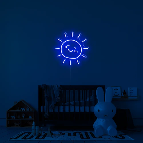Logo al neon illuminato a LED sulla parete - soleggiato